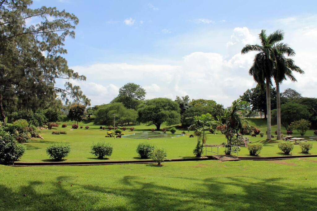 Raynebow Chateau - Chic City Getaway Port of Spain Exterior foto